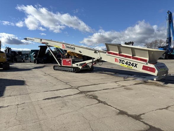 2022 TELESTACK TC424X