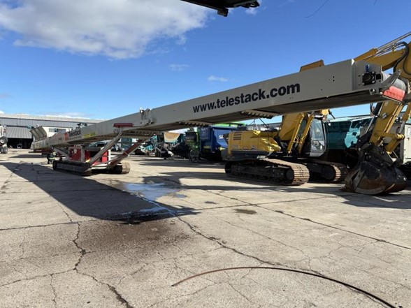 2022 TELESTACK TC424X