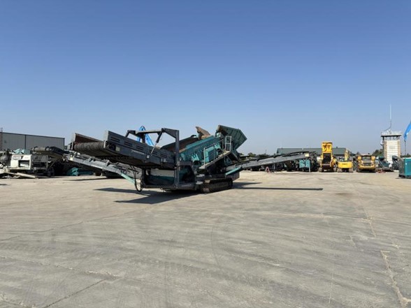 2015 POWERSCREEN WARRIOR 1800