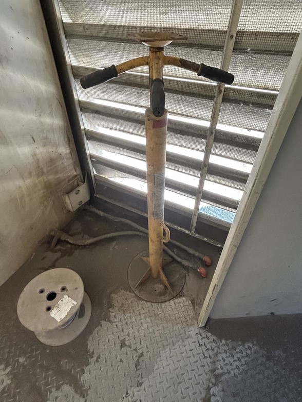 2005 CATERPILLAR XQ800