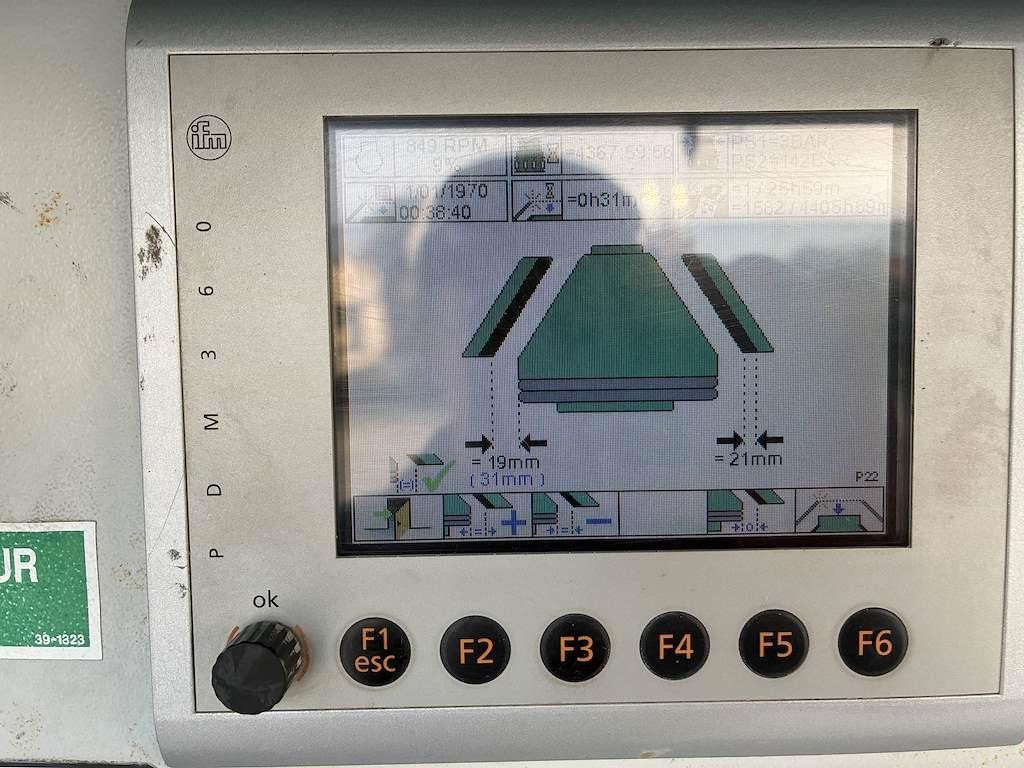 2012 Powerscreen 1300 Maxtrak